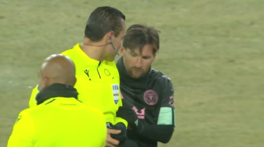 賽后向梅西要簽名！ESPN：墨西哥裁判被停哨半年，再犯無(wú)限期停哨