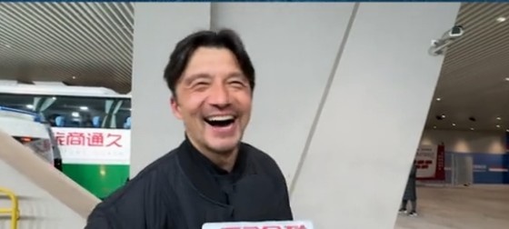 帶孩子和帶球隊哪個(gè)更累？謝暉笑言：都累，但帶孩子更累