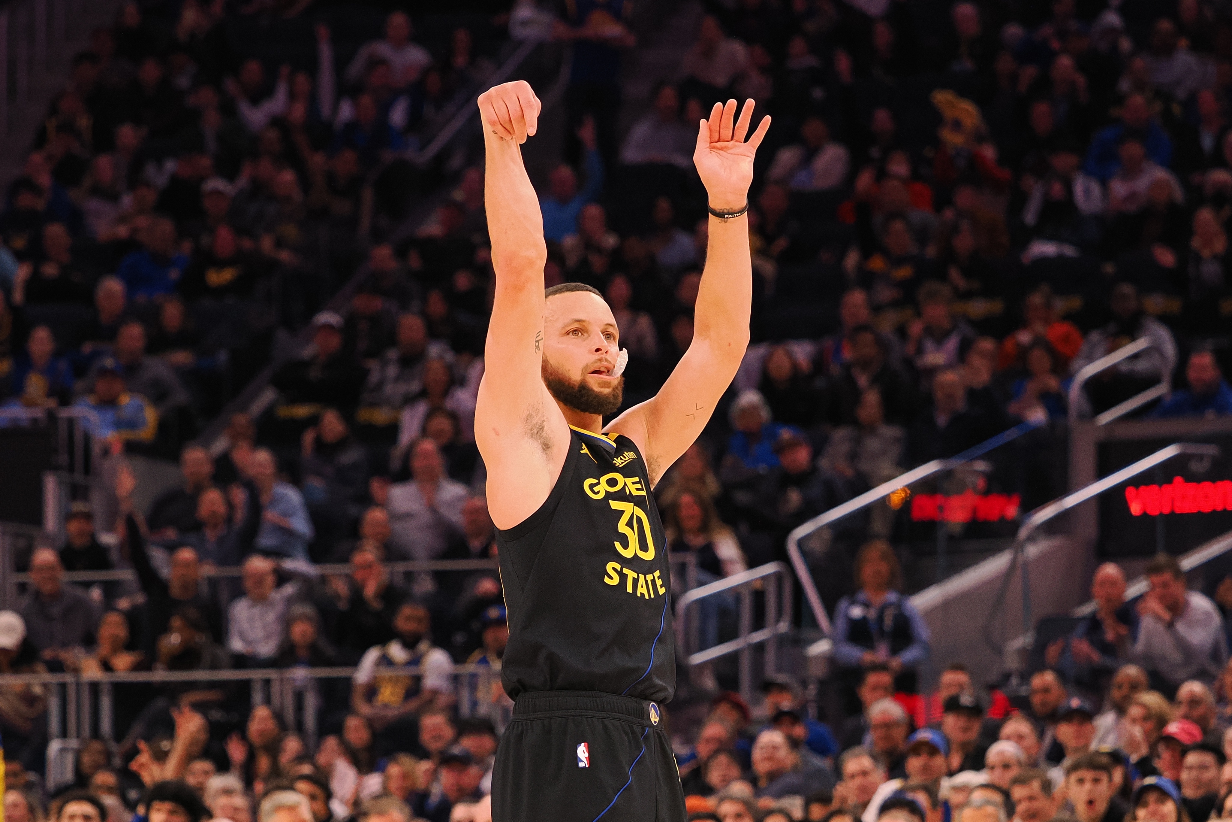 NBA歷史單場(chǎng)11+三分場(chǎng)次排行榜：庫里14次第1 超過(guò)二三四名總和
